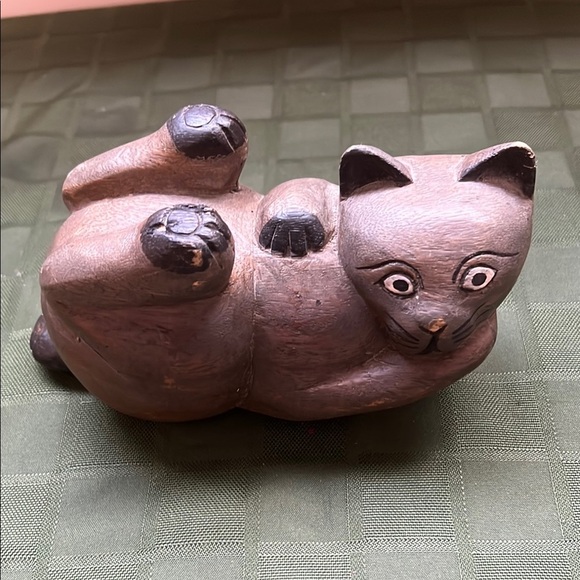 Vintage Handcrafted Wooden Cat Figurine - Picture 10 of 10